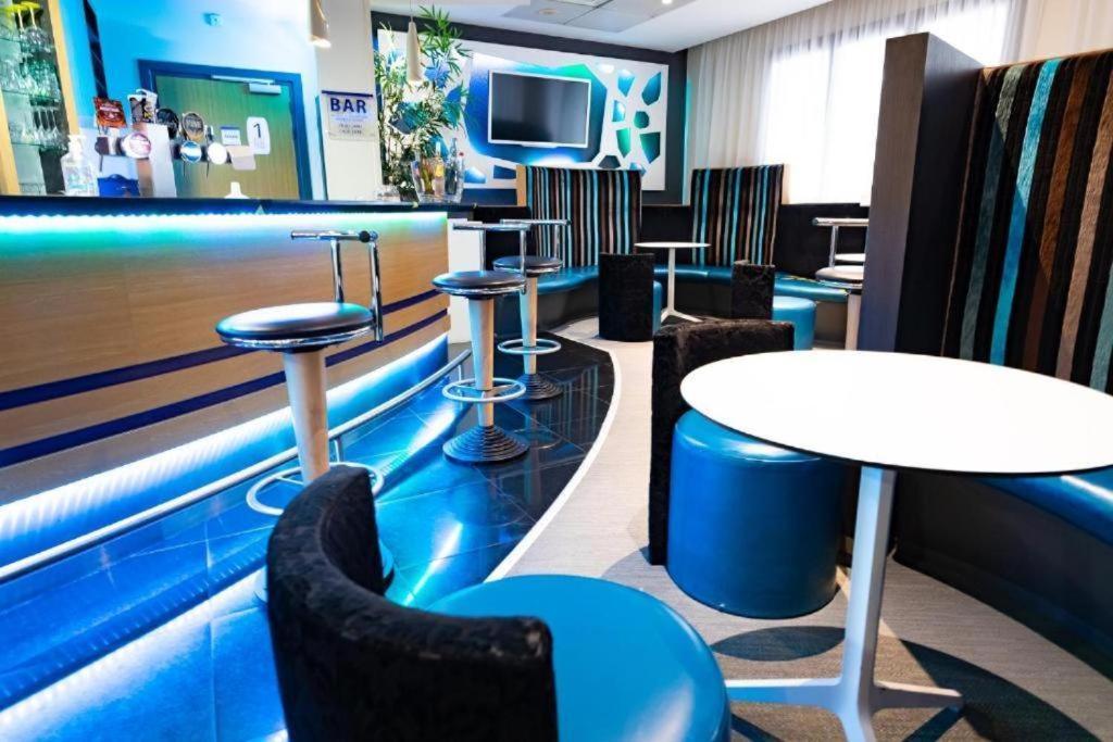 Chati-Bourg Citea Express Dayuse - Suite 3 Pieces W -- 25 Min Paris Montparnasse -- 15 Min Velizy Châtillon Exterior photo